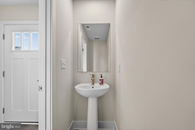 Building Photo - 10898 Drummond Pl Rental