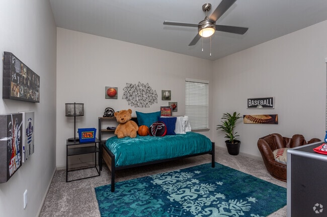 2BR, 2BA - 1,185 sf
