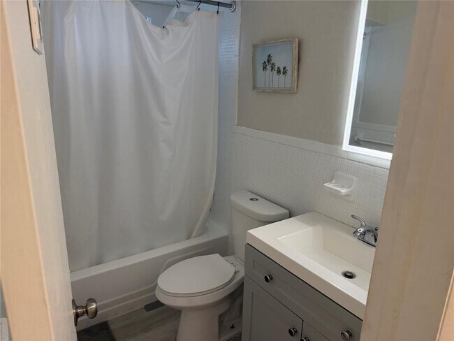 Photo - 1638 Plunkett St Unit 10