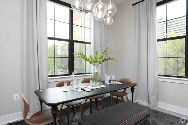 2BR, 2BA - 1,073 SF