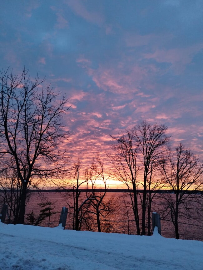 Building Photo - 108 Kempenfelt Dr