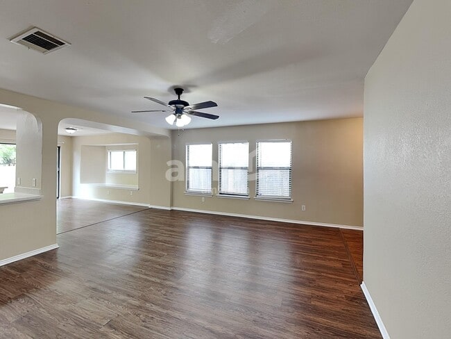 Photo - 1227 Deerhound Pl