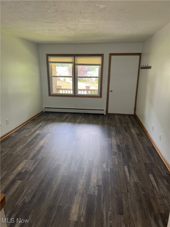 Photo - 80 Mary Ann Ln