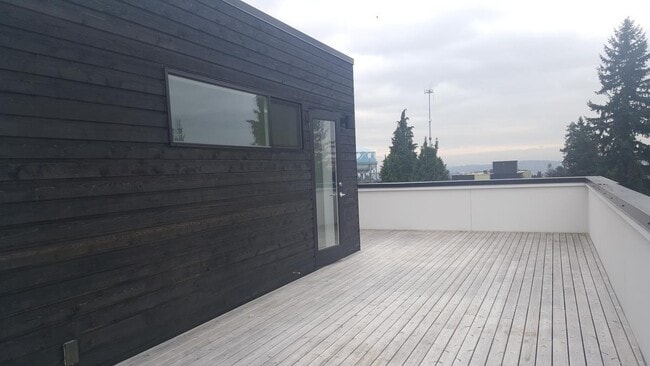 Photo - Luxurious 2-Bedroom Townhome with HUGE Multifunctional Space AND loft