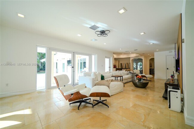 Photo - 8134 Twin Lake Dr