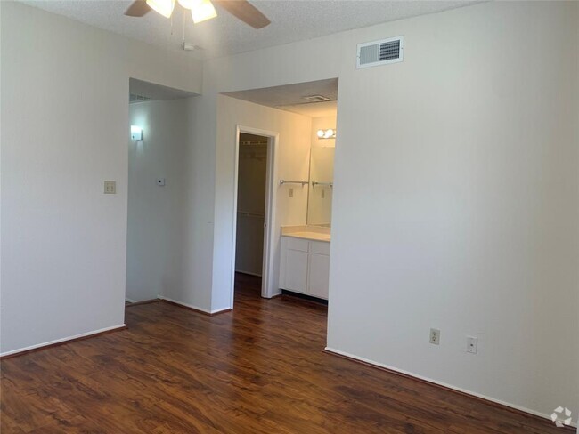 Building Photo - 2710 Grants Lake Blvd Unit M2 Rental