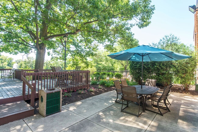 Clubhouse Grill & Patio