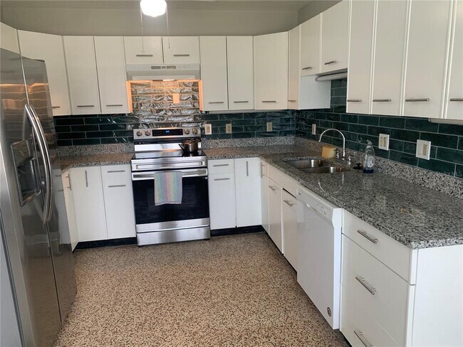 Photo - 404 Bryn Mawr Island