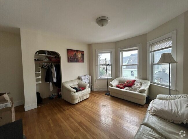Building Photo - 112 Murdock St Unit 3 Rental