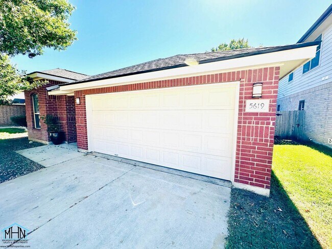 Photo - Spacious and Well Designed 3 Bedroom 2.5 B...