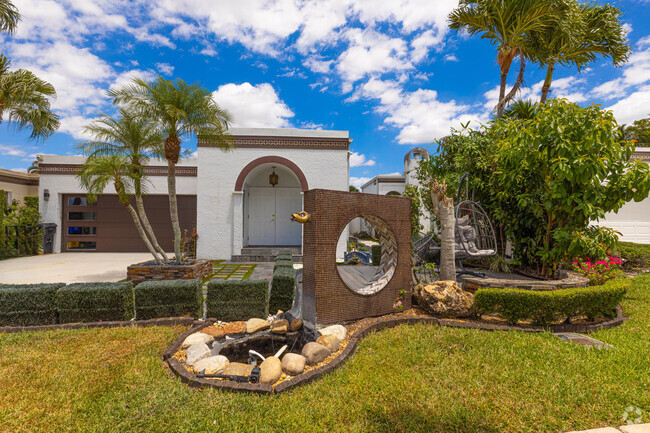 Building Photo - 6590 Fountains Cir Rental