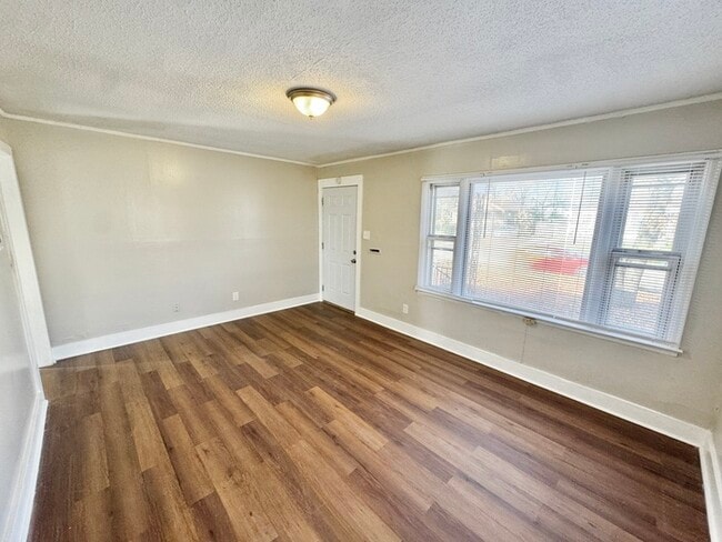 Photo - 2071 Hubert Ave