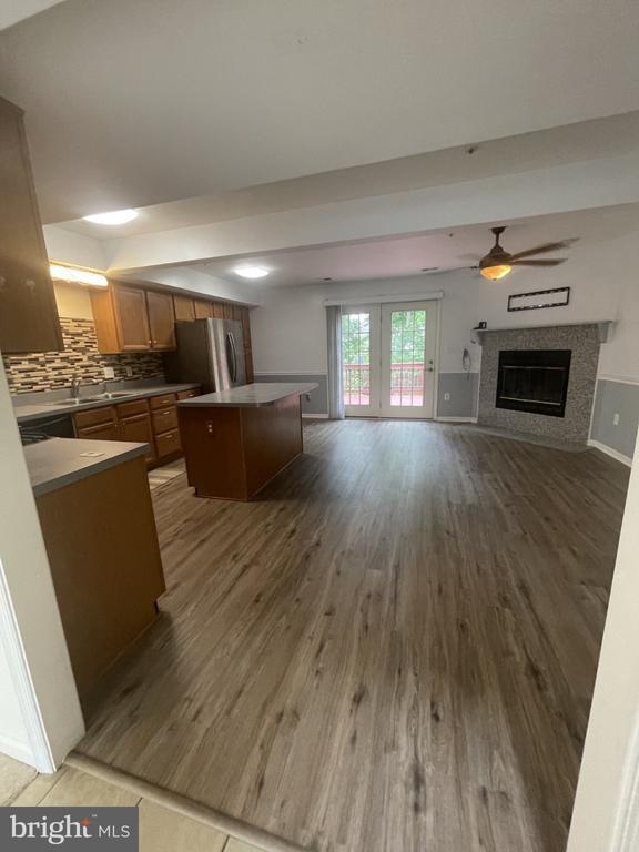 Photo - 1323 Lindsay Ln
