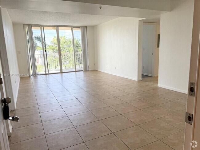 Building Photo - 1341 SE 3rd Ave Unit 309 Rental