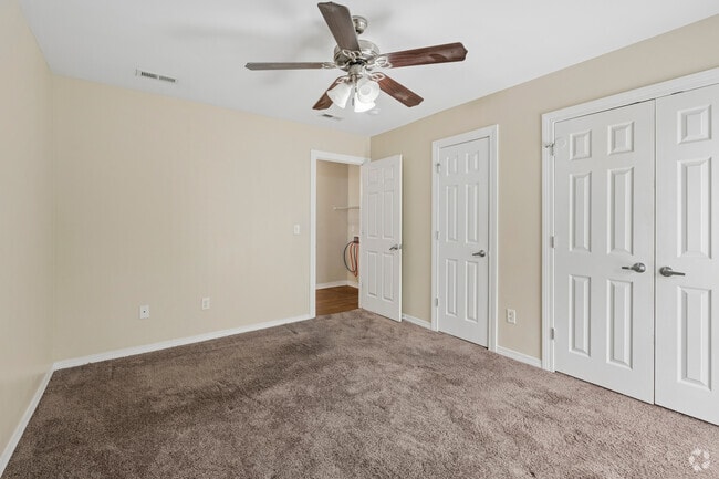 2BR, 1BA - 817SF - Second Bedroom