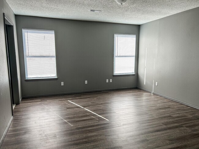 Photo - 112 Saskatchewan St