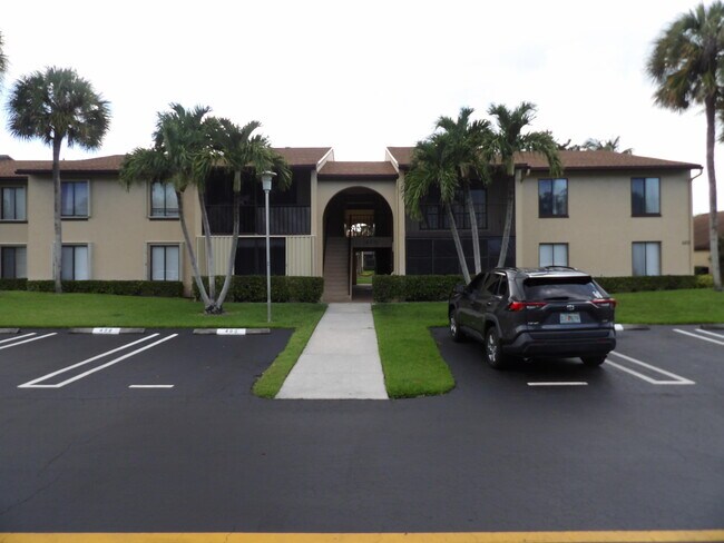 623 Sea Pine Way Unidad D2