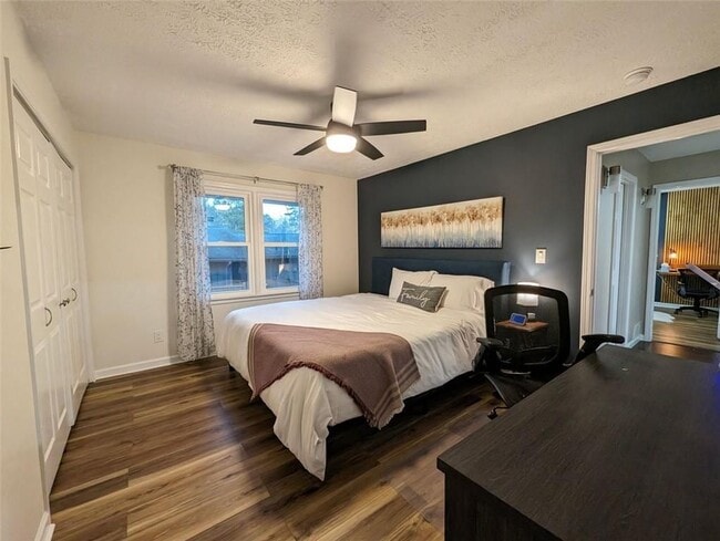 Photo - 1303 Colony Dr