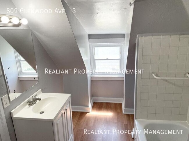 Photo - 809 Glenwood Ave Unit 3