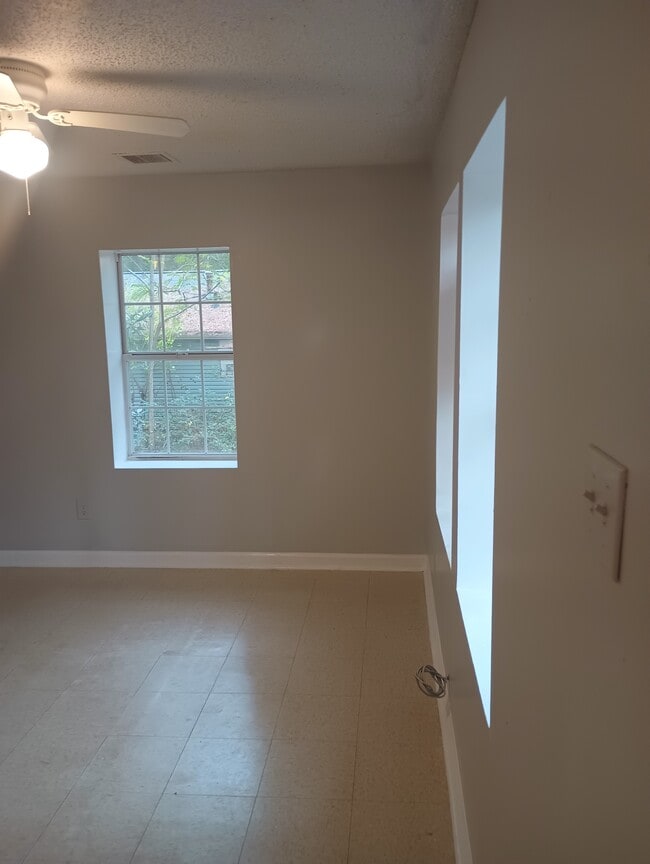 Photo - 112 Cooksey Ave