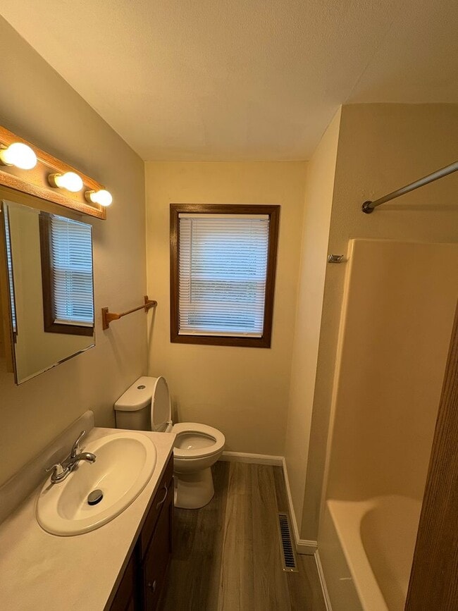 Photo - 2 Bedroom 1 Bathroom Duplex for Rent!