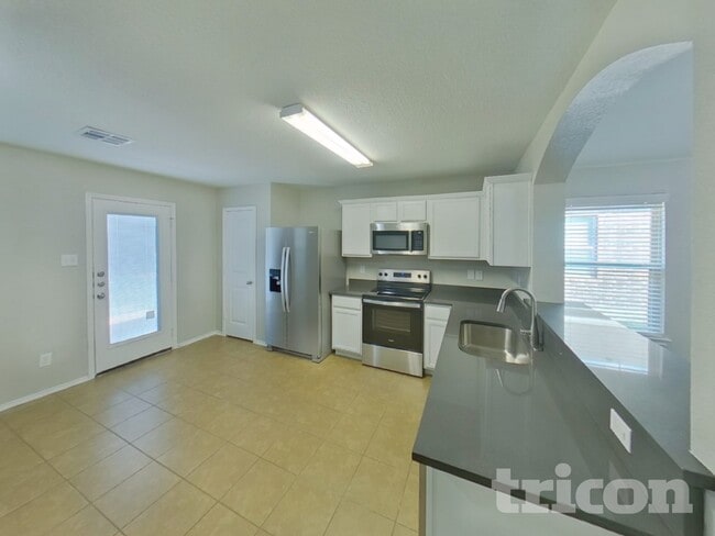 Photo - 1112 Roman Dr