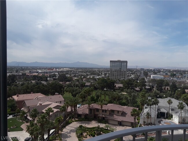 Photo - 3111 Bel Air Dr Unidad 11G