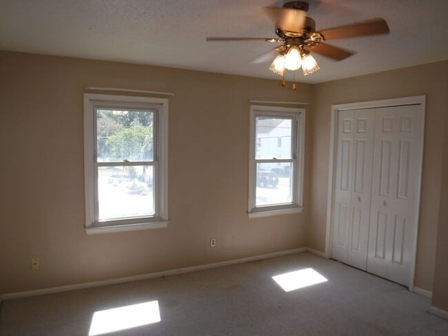 Photo - 203 Persse St