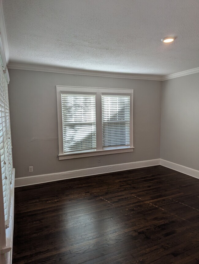 Photo - 720 Berne St SE Apt B Unit B