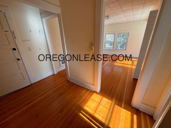Photo - Campus area second floor studio apartment Unit 542 E 12th ave Apt 4