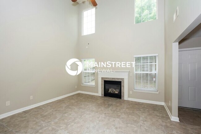Photo - 3 Bedroom Pet-Friendly Home in Charlotte, NC with Main Street Renewal