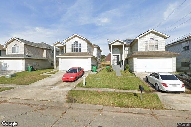 Building Photo - 1920 Lac La Belle Dr Rental
