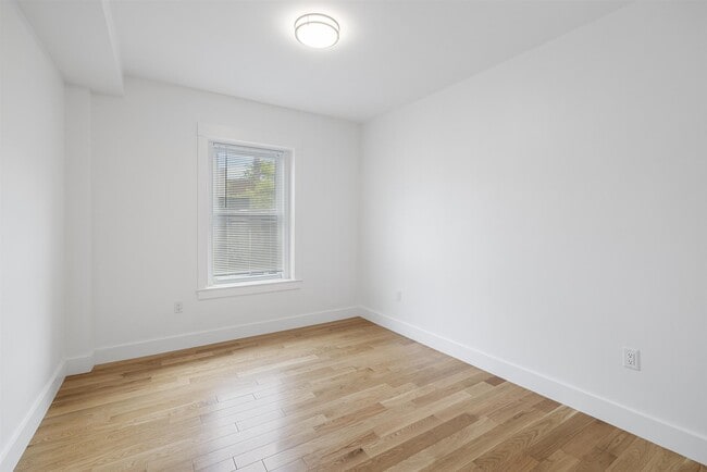 Photo - 1010 Cambridge St