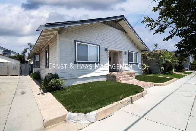 Photo - 1635 E Erie St