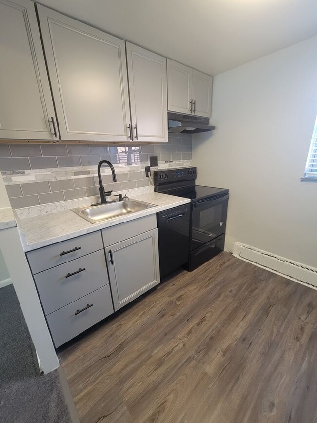 Cloverleaf Village Apartments