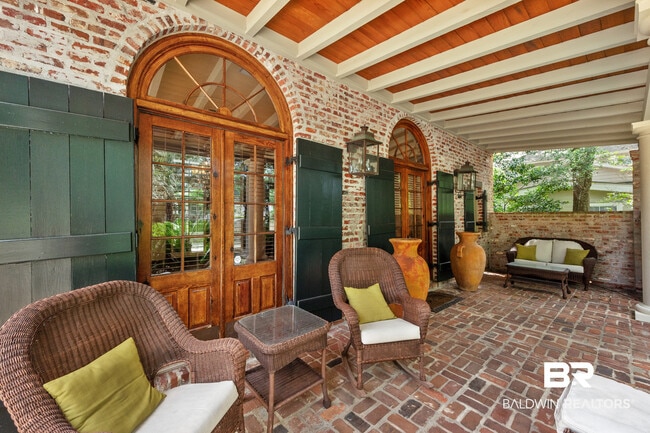 209 Magnolia Ave