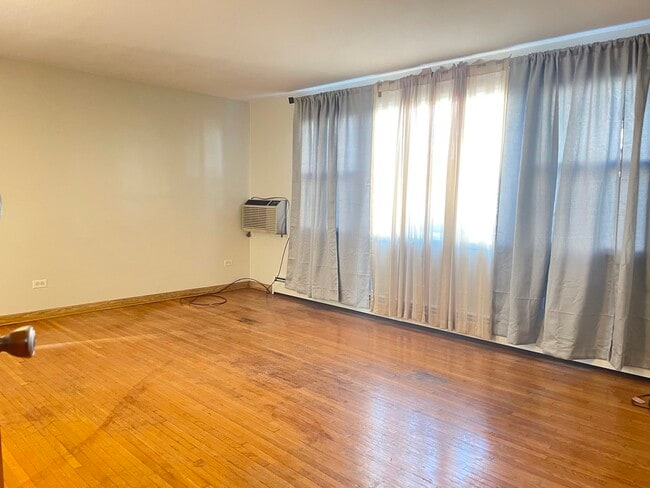 Photo - 8046 S Pulaski Rd