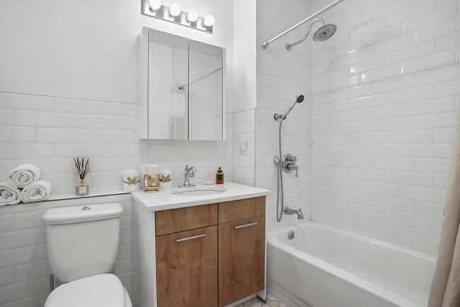 Photo - 517 W 45th St Unidad FL4-ID1225955P