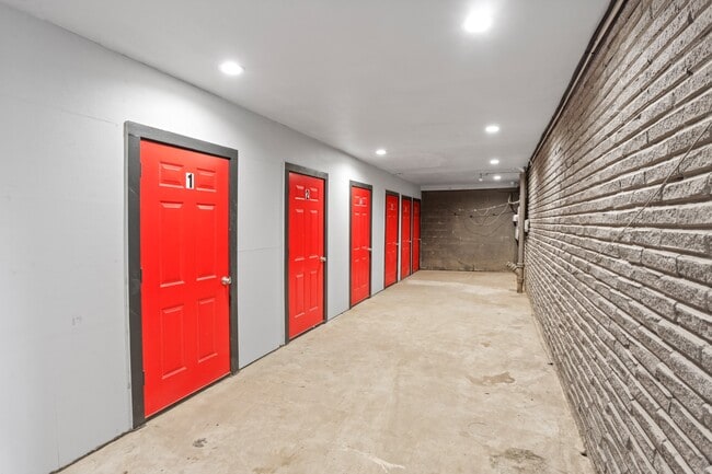 Building Photo - 3602 Garrott St Unit 3