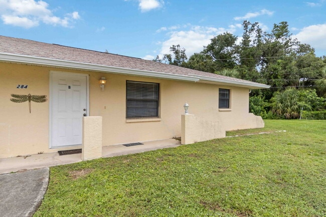 Photo - "Charming 2-Bedroom Duplex in Port Charlot... Unit B