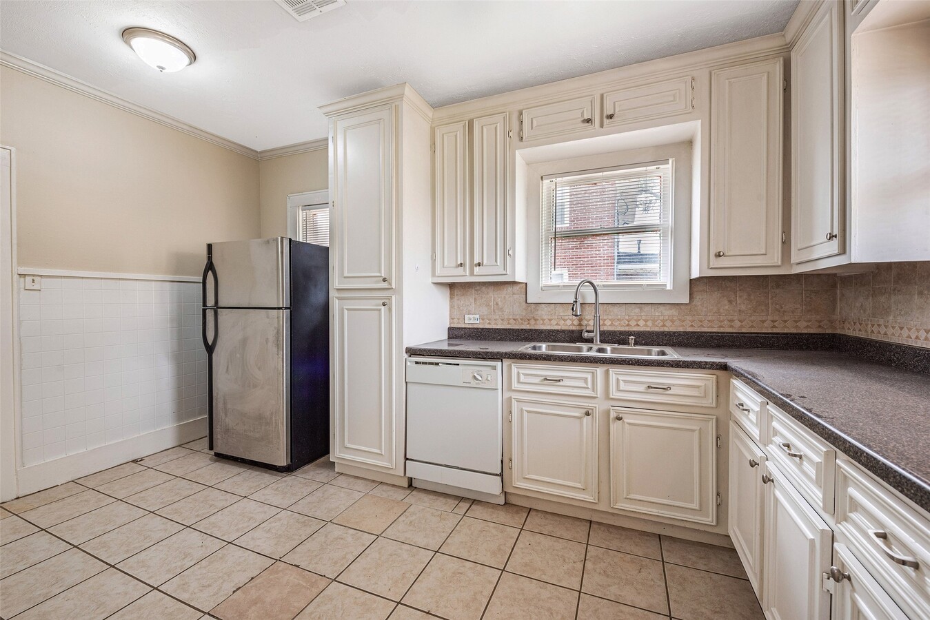 Photo - 2611 Rosewood St