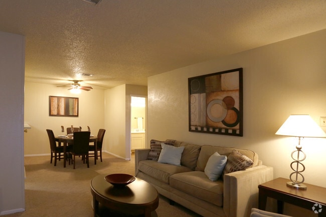 Photo - Towne Oaks Apartments