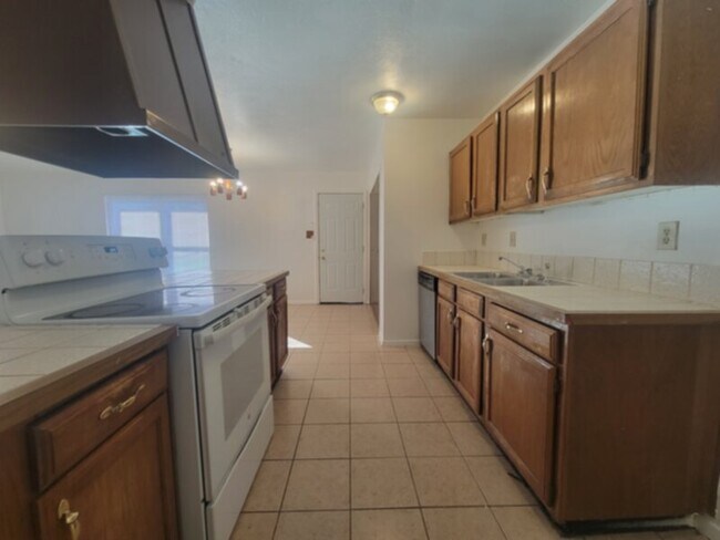 Photo - 3 BEDROOM IN MESQUITE****