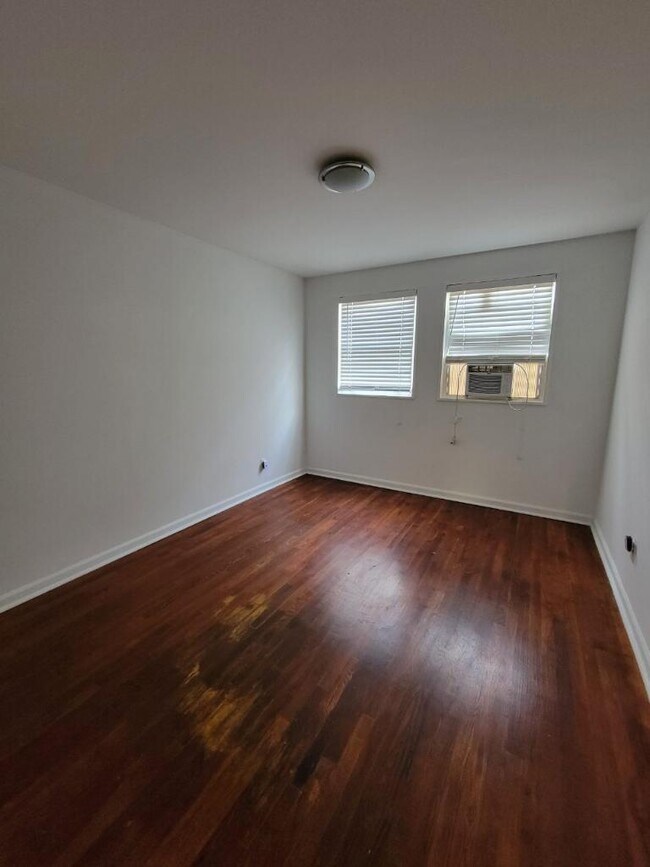 Bedroom - 216 Warren St NE Unit A