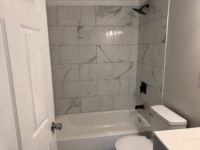 Photo - 353 Ann St NW