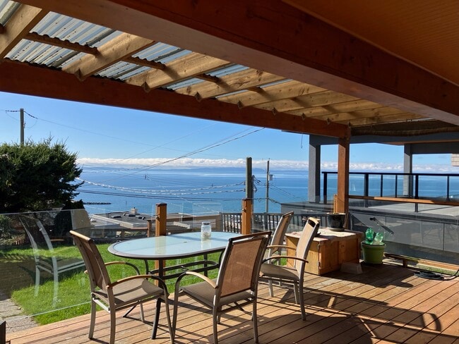 Photo - 15091 Royal Av