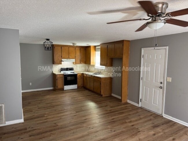 Photo - 424 N 8th St