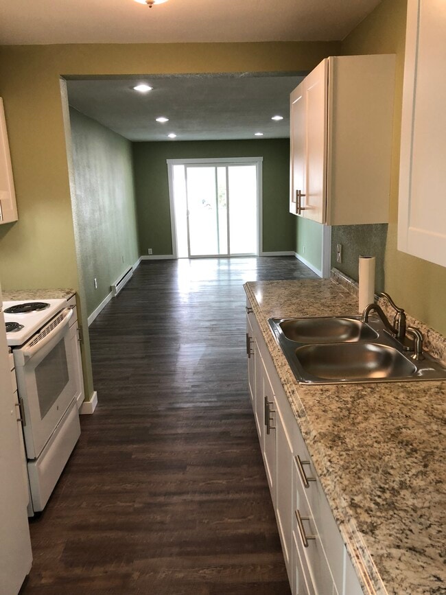 Photo - 1242 Main St Unit 3