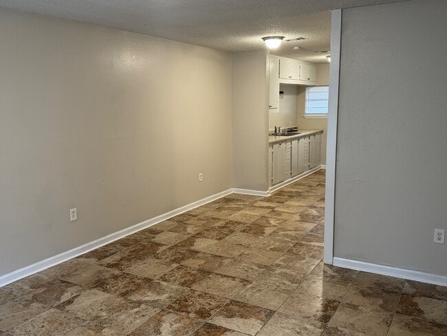 Photo - 221 Farrell St