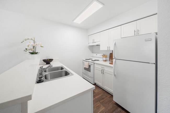 Photo - Woodlands Village Apartments